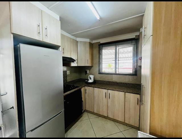 5 BEDROOM HOUSE FOR SALE IN NEWLANDS WEST